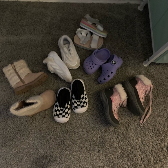 Size 5 toddler girl shoe bundle - Picture 1 of 3